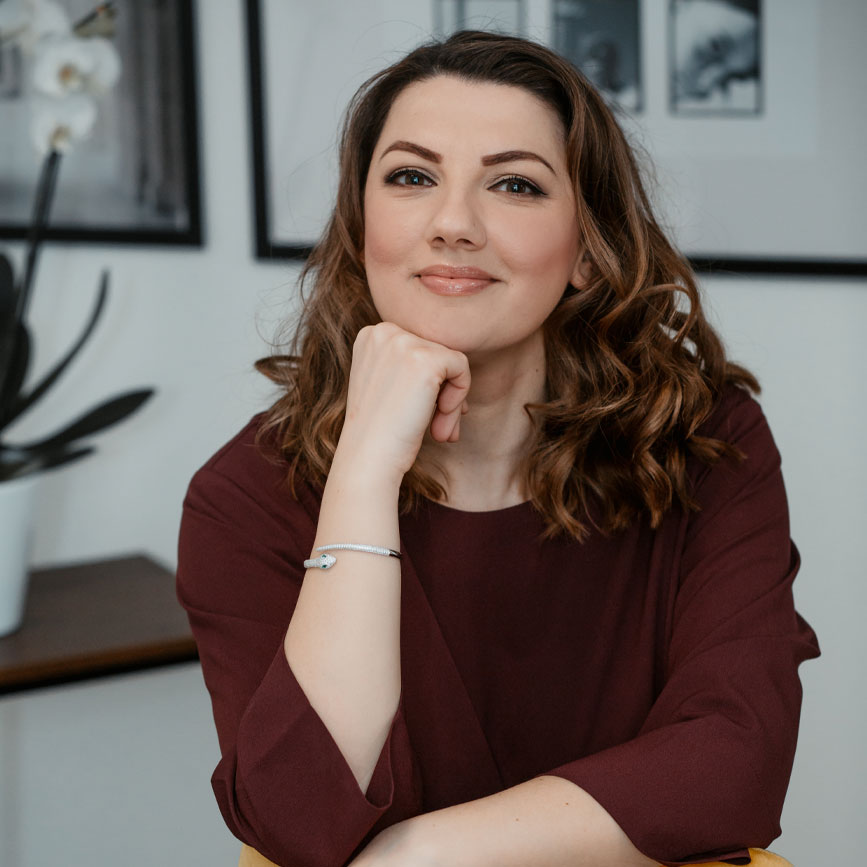 Porträt von Amela Horvat, Kosmetikerin und Inhaberin des Hautstudios Amy in Ravensburg